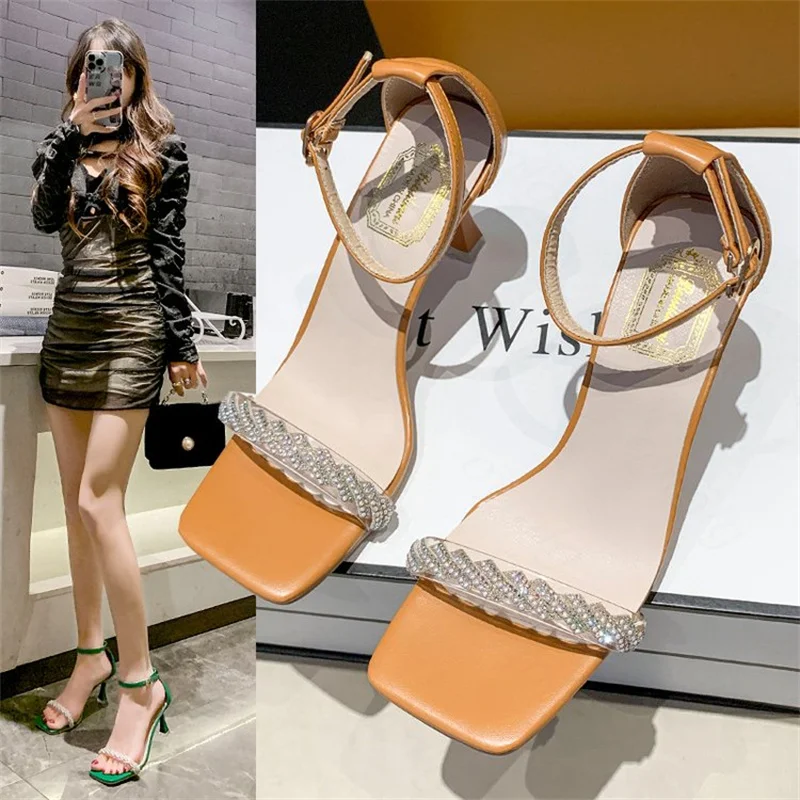 

Новинка 2022, стразы, босоножки на высоком каблуке, модная женская обувь на шпильке с квадратной застежкой