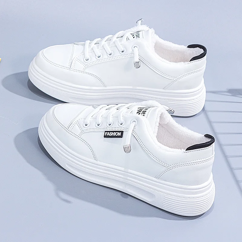 

Белые женские зимние новые студенческие универсальные бархатные туфли корейской версии на толстой подошве теплая Повседневная обувь для с...