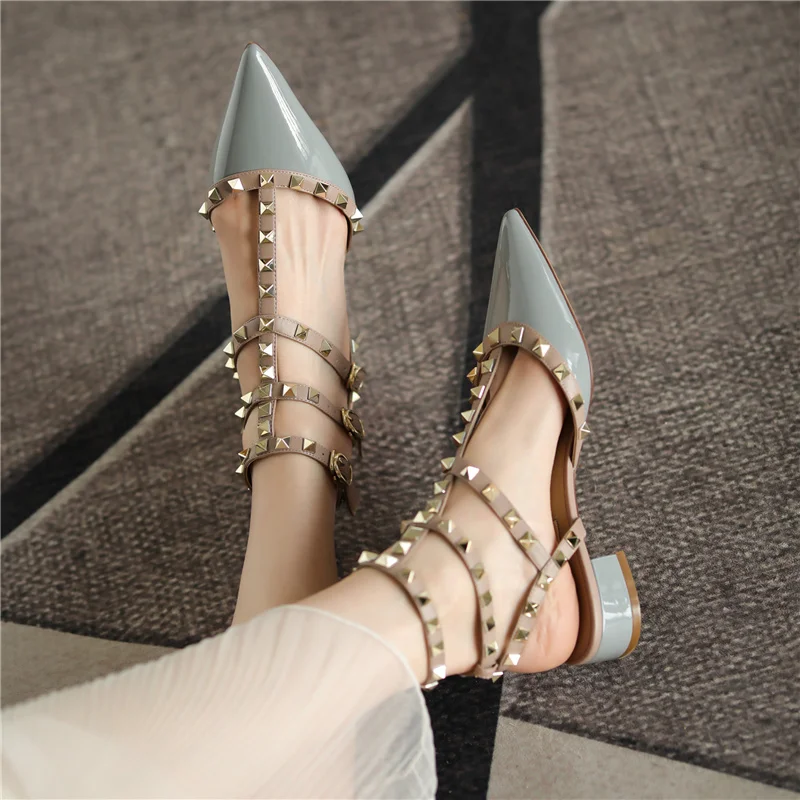 2023 Same Style Star Womer 's Sandals Rivet Low Heels Classic Pointed High Heels Fashion Pumps Comfortable Casual Women's Shoes