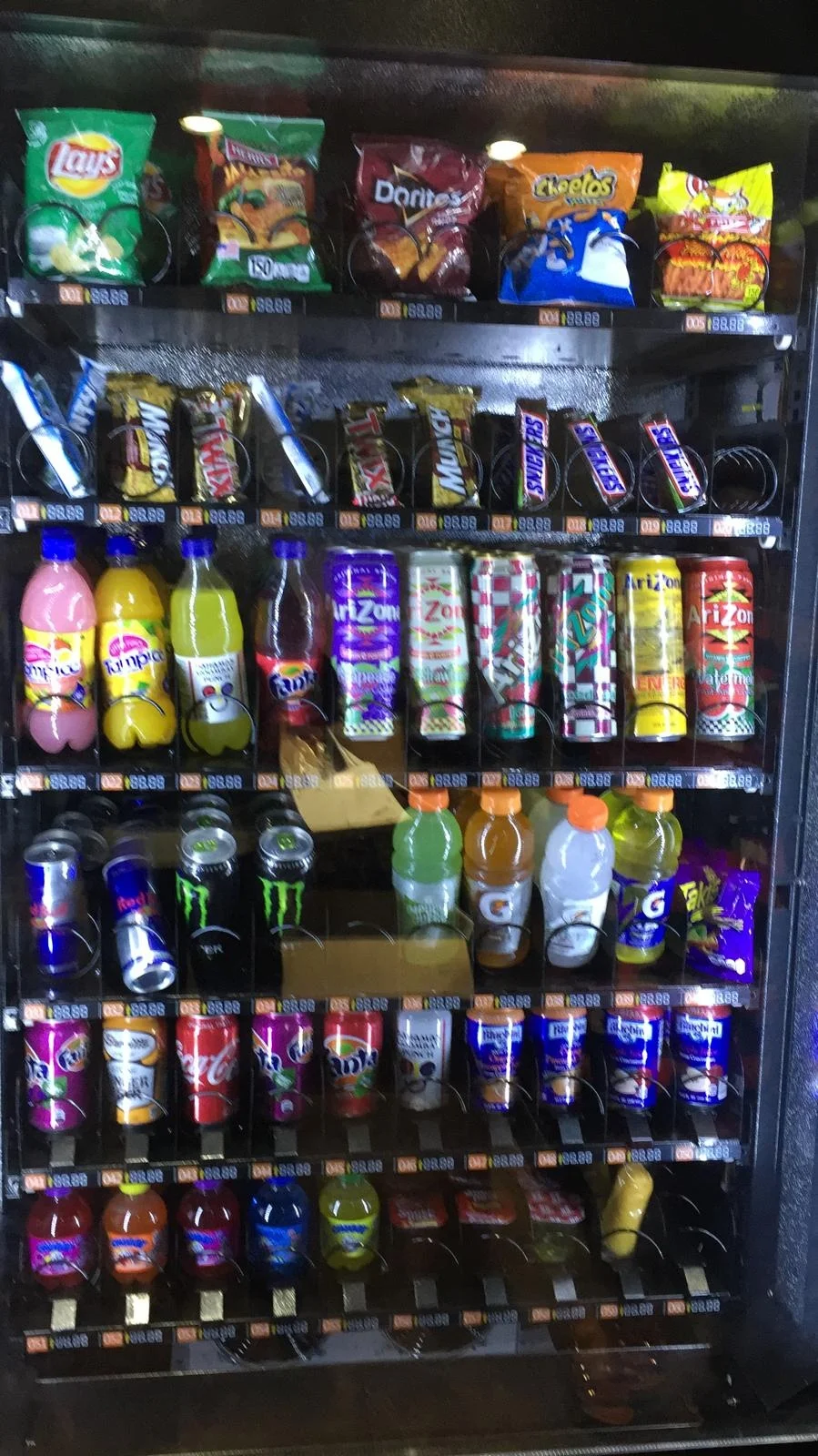 Торговый автомат для закусок популярный в Америке поддерживает настройку