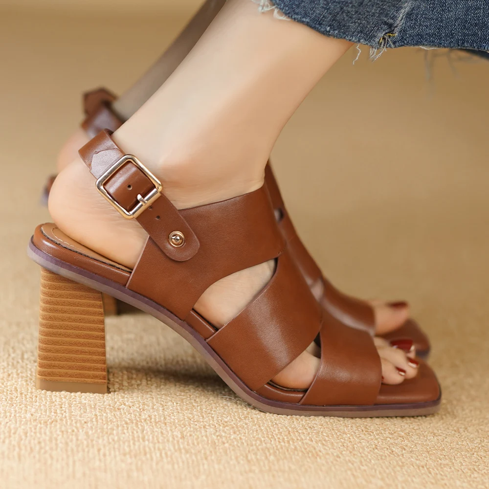 

2023 лето;женские босоножки из натуральной кожи;сабо с ремешком;женская обувь летняя;сандалии на высоком каблуке;туфли с открытой пяткой и носиком;коричневый