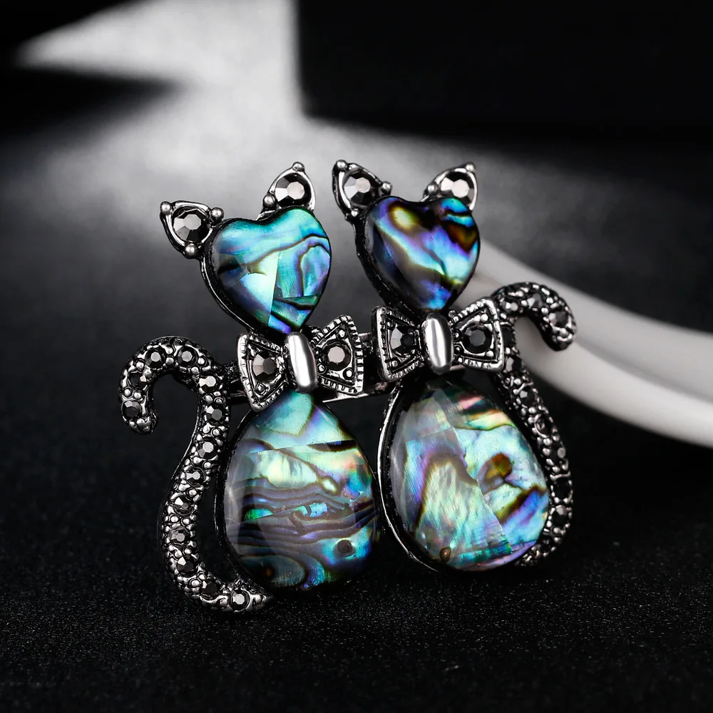 Эмалированная металлическая брошь с изображением котенка животного