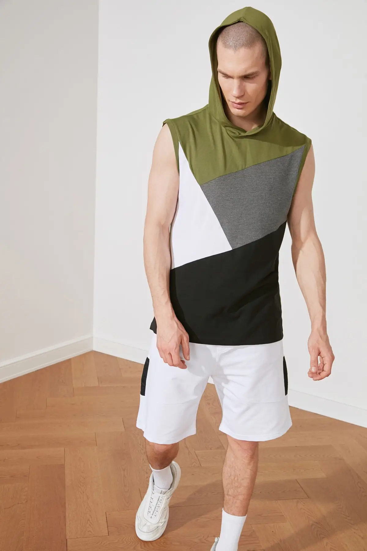 

Trendyol Men 'S Regular Fit Singlet TMNSS21AL0077