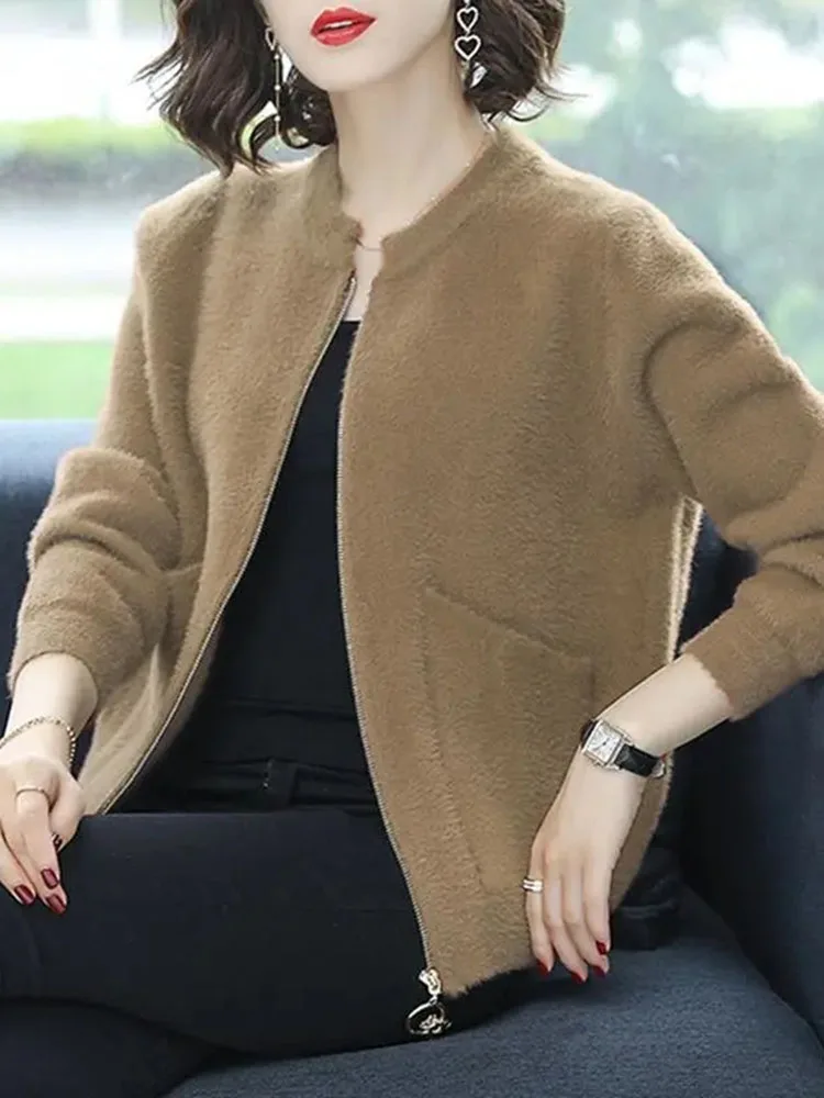 

Куртка женская короткая с имитацией меха норки, на весну-осень