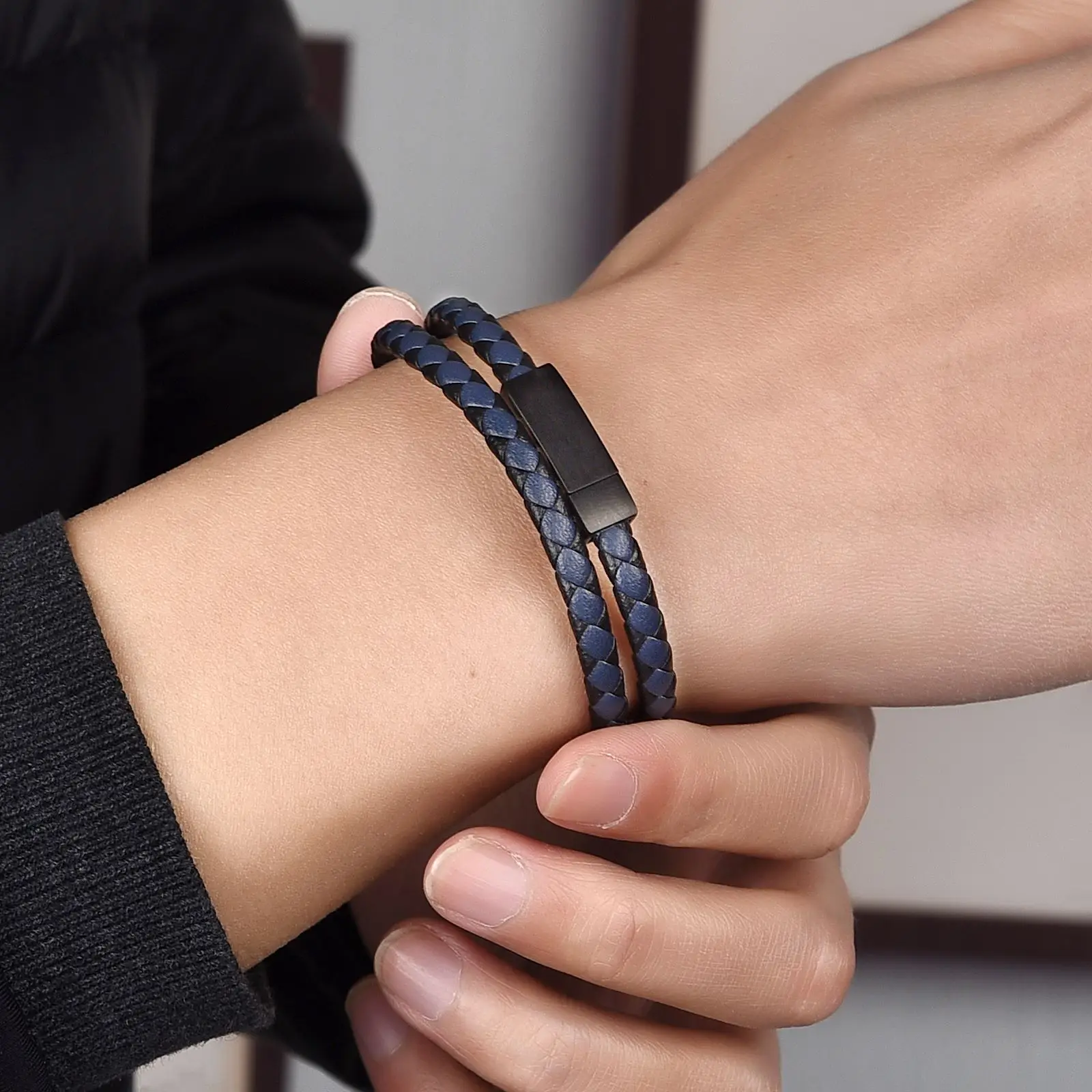 Classics Leather Bracelet For Men Fashion Double-Layer Hand-Woven Glamour Stainless Steel Bracelet Simple Design Gift