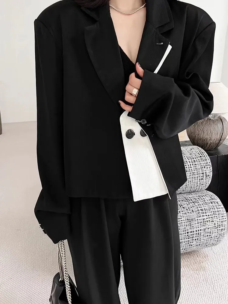 Рисунок 3 - Женский блейзер с отложным воротником BPN