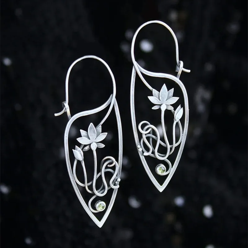 

Cute Vintage Ethnic Female Lotus Flower Silver Color Earrings Boho Floral Design Ladies Dangle Drop Earrings For Women