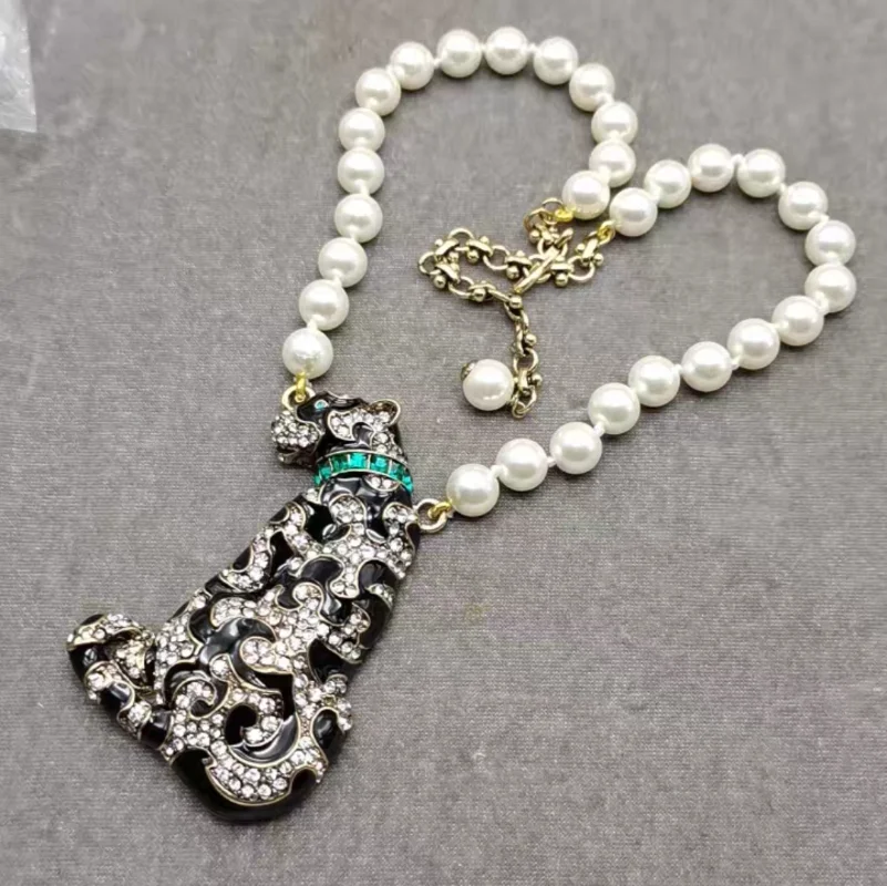 

Timeless Wonder Retro Pearl Zirconia Leopard Necklace for Women Designer Jewelry Luxury Brand Gothic Runway Mediaeval Punk 4026