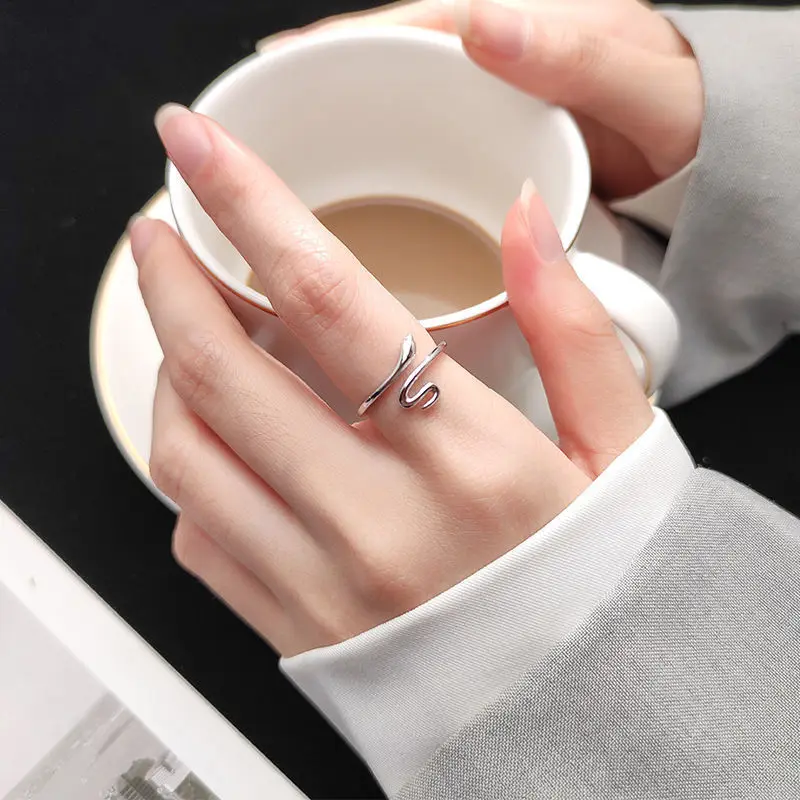 

New Cute Small Snake Adjustable Silver Color Finger Rings For Women Fashion Simple Jewelry Wholesale