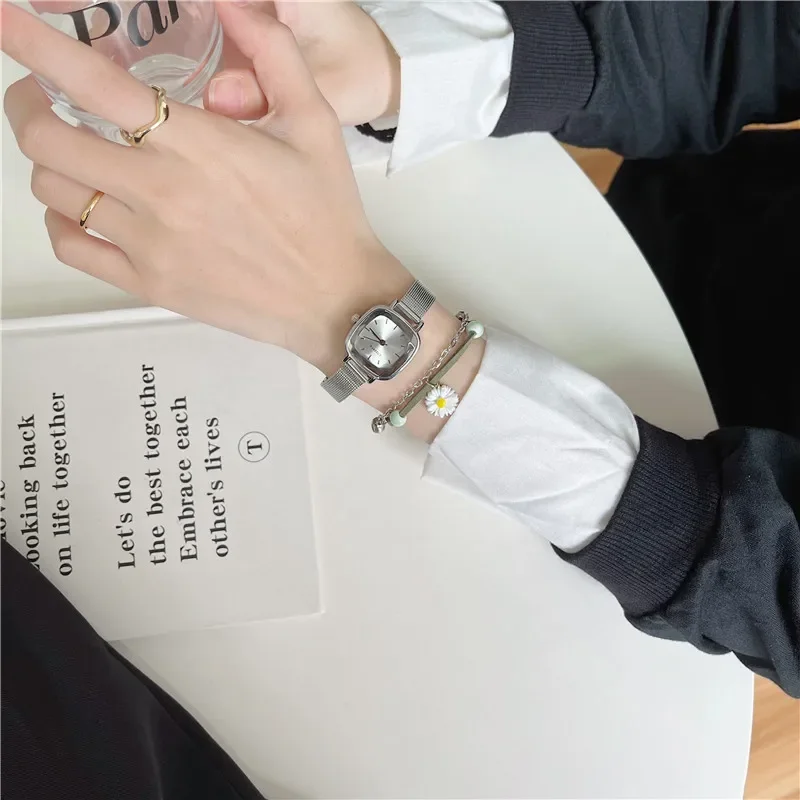 

Women Quartz Watch Niche Fashion Simple Minimalist Female Ladies Small Square Dial Girl Square Mini Wristwatch