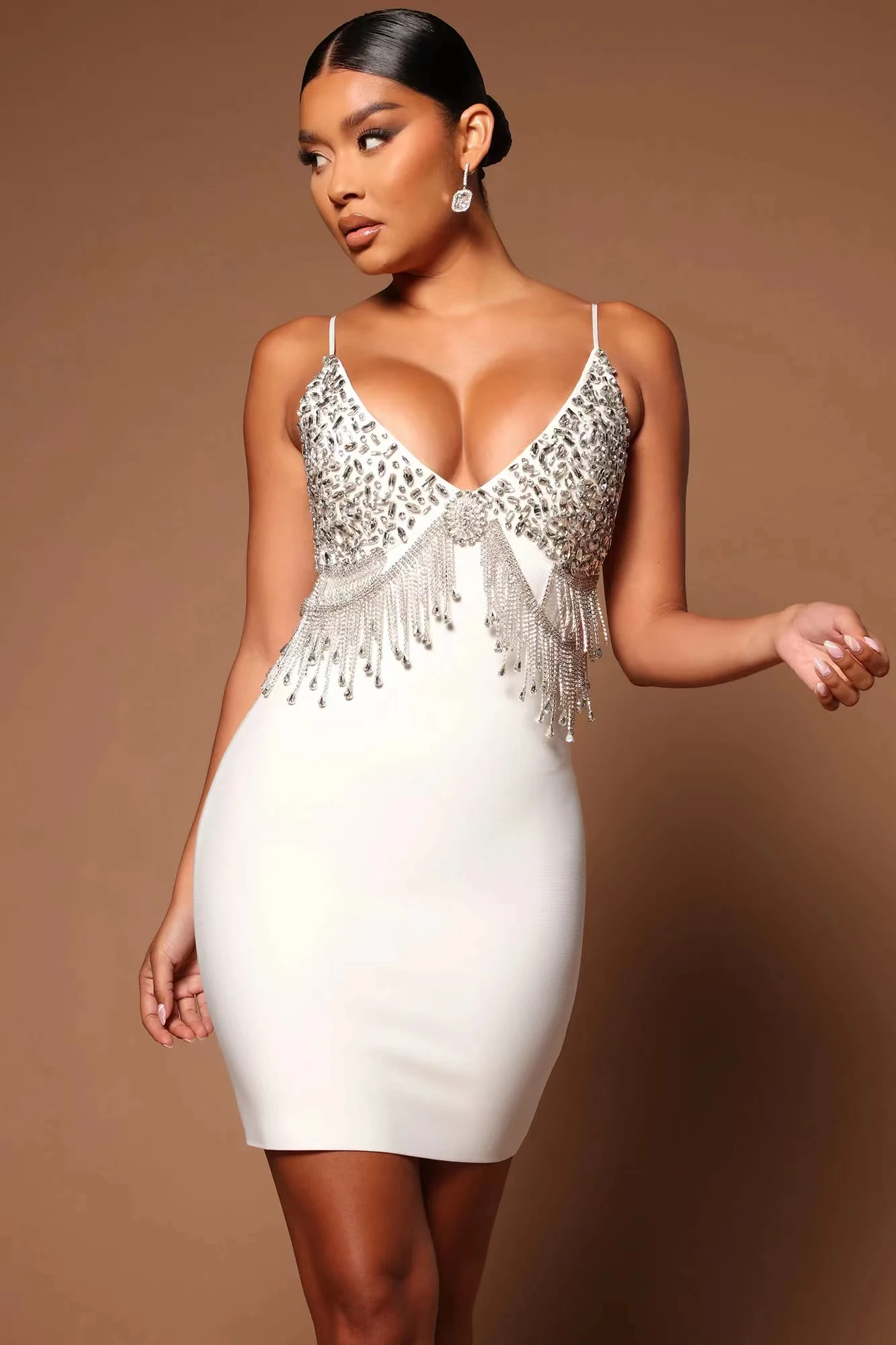 

2023 Laura Kors Summer Women Sleeveless V Neck Diamonds Tassel White Mini Bodycon Bandage Dress Elegant Evening Club Dress