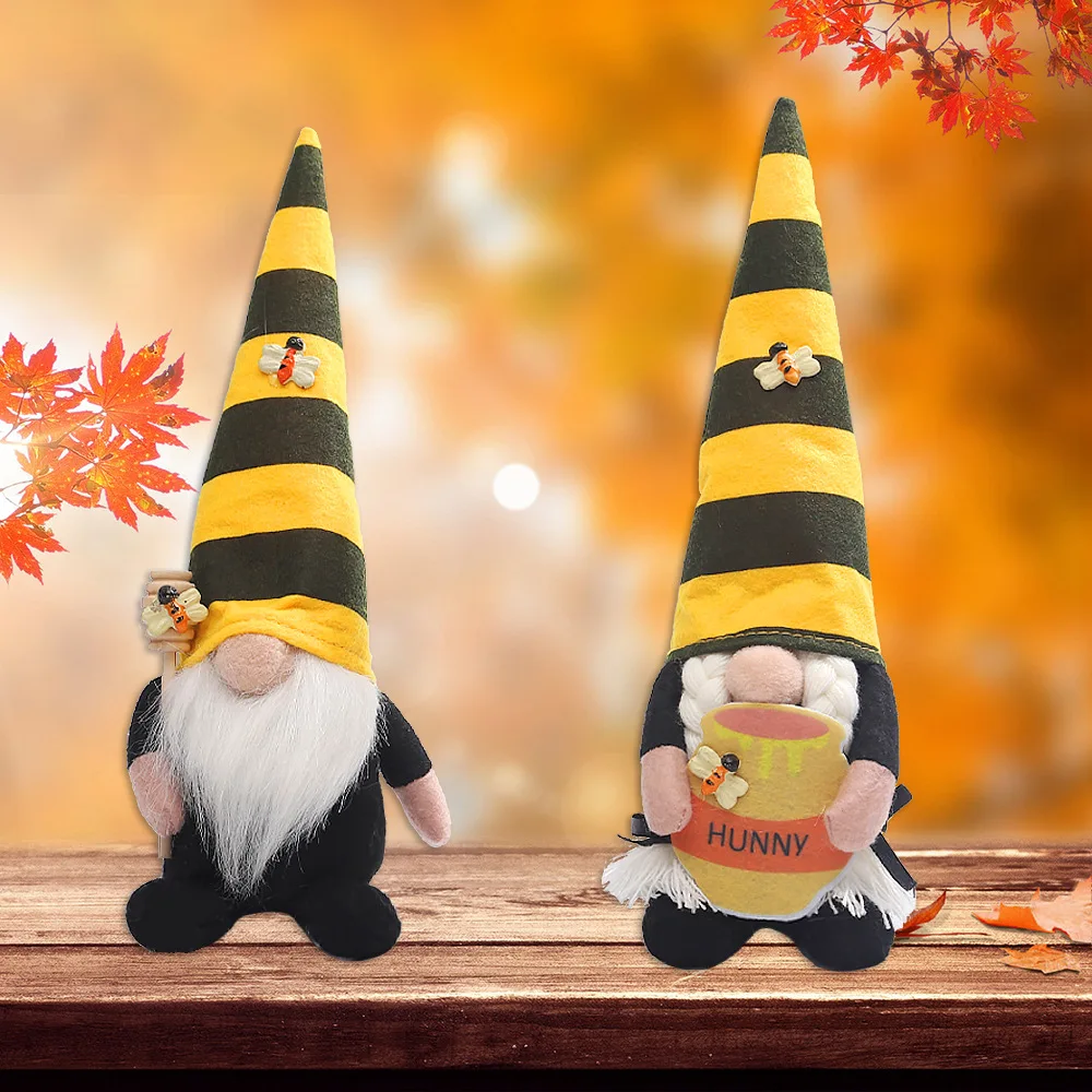 

Honeybee Holiday Supplies New Lovers Doll Decoration Holiday Scene Props Supplies Children Holiday Gifts