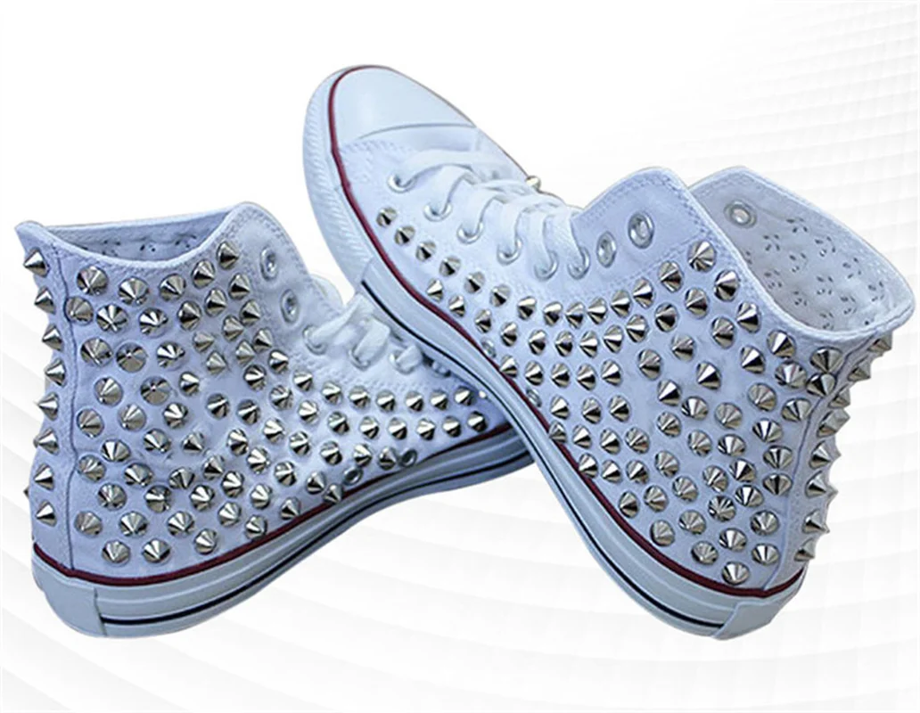 

Fashion new silver riveted white canvas shoes cool handsome hip hop wind street dance shoes couple board shoes