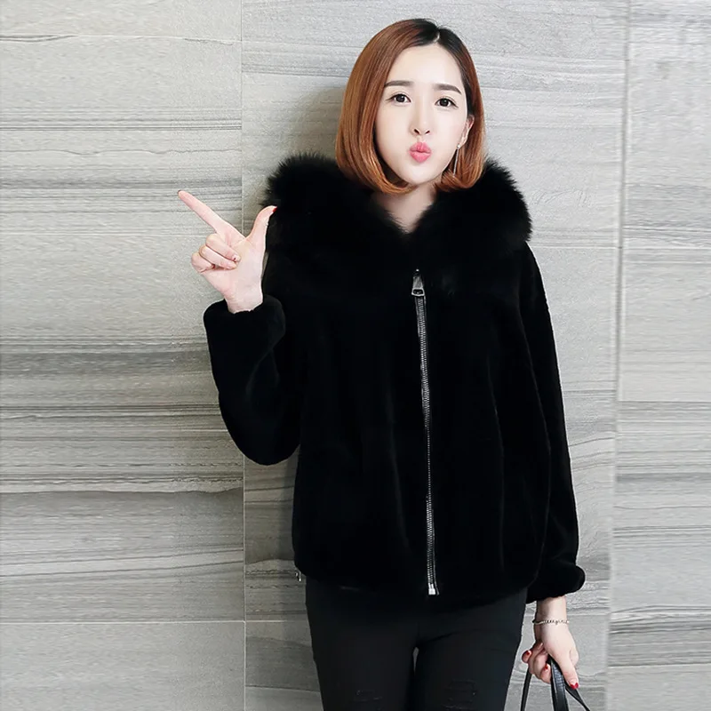 Sheep Sheared Fur Coat Women's Winter 2018 New Short Fox Fur Loose Hooded Coat Women
