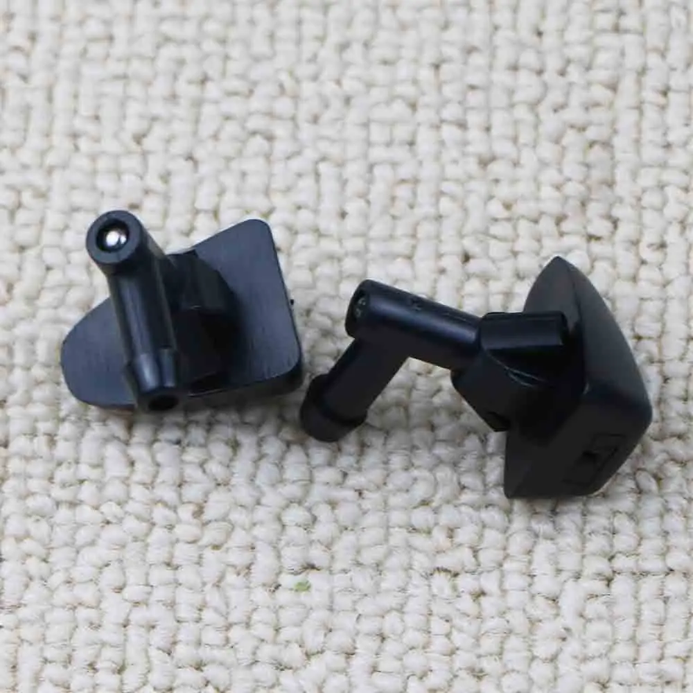 

2Pcs 30655605 Car Front Windshield Spray Check Valve Wiper Washer bend Nozzle For Volvo S60 V70 XC70 30655605