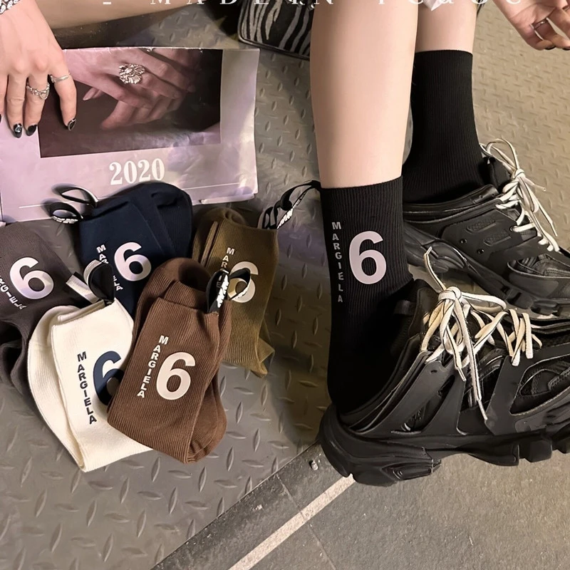 Фото Носки Margiela до колена для мужчин и женщин, модные брендовые носки с принтом икры, ремешок на каблуке, уличная одежда, роскошные №2