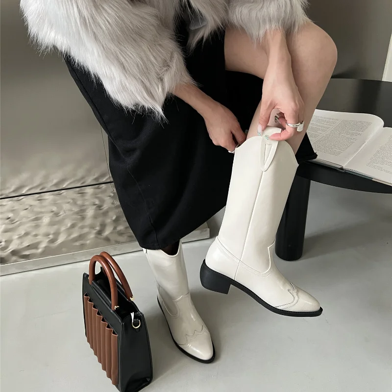 

Новые весенне-осенние ковбойские сапоги в стиле ретро с острым носком на толстом каблуке и рукавом в западном стиле женские универсальные т...