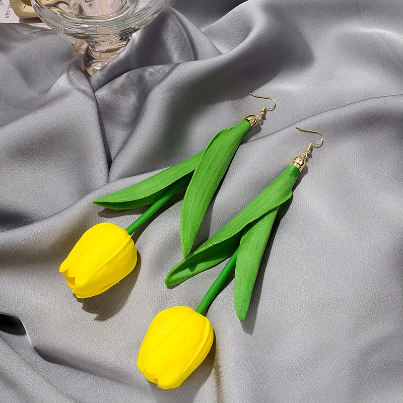 

U-Magical Hyperbole Yellow Tulip Long Tassel Drop Earring for Women Unusual Green Leaf Plant Resin Earring Jewelry Pendientes