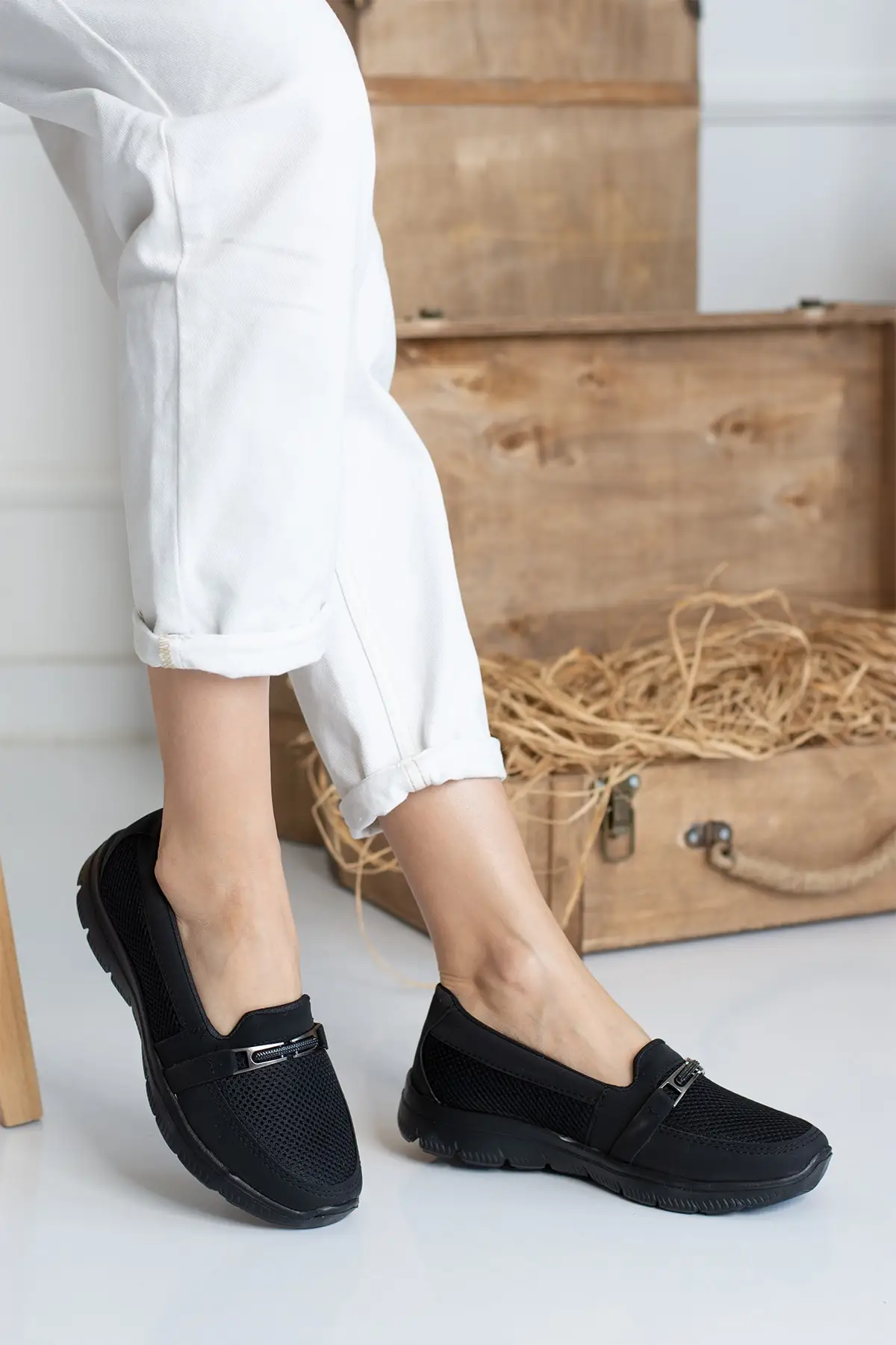 

Women Flats Shoes Orthopedic Sport With Black Buckle Fashion Flats For Ladies Casual Shoes Elegant Flat Summer Footwear