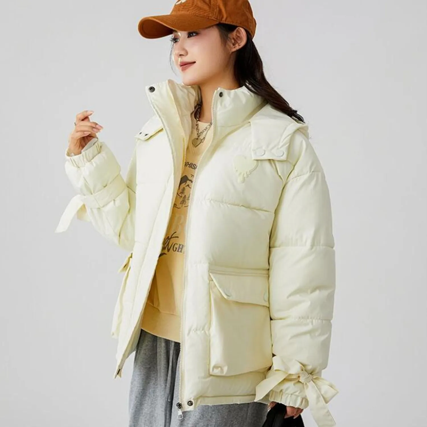 

Модное бежевое утепленное пальто из хлопка, хлопковая куртка, Женская Корейская свободная зимняя теплая Паркер с большими карманами и капюшоном, верхняя одежда