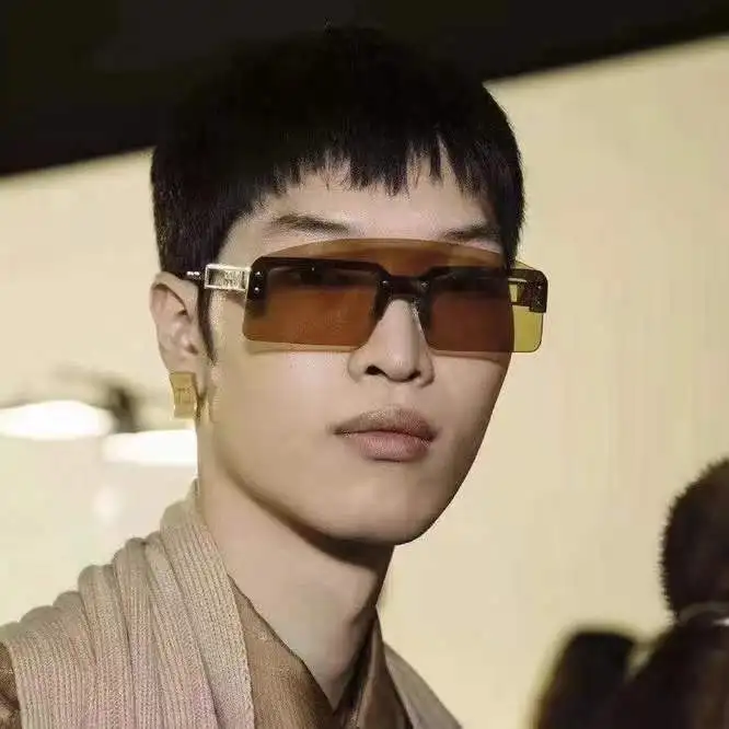 

Trend One-piece Large-frame Sunglasses Personality Street Shooting Colorful Sunglasses Hollow Metal Leg Glasses