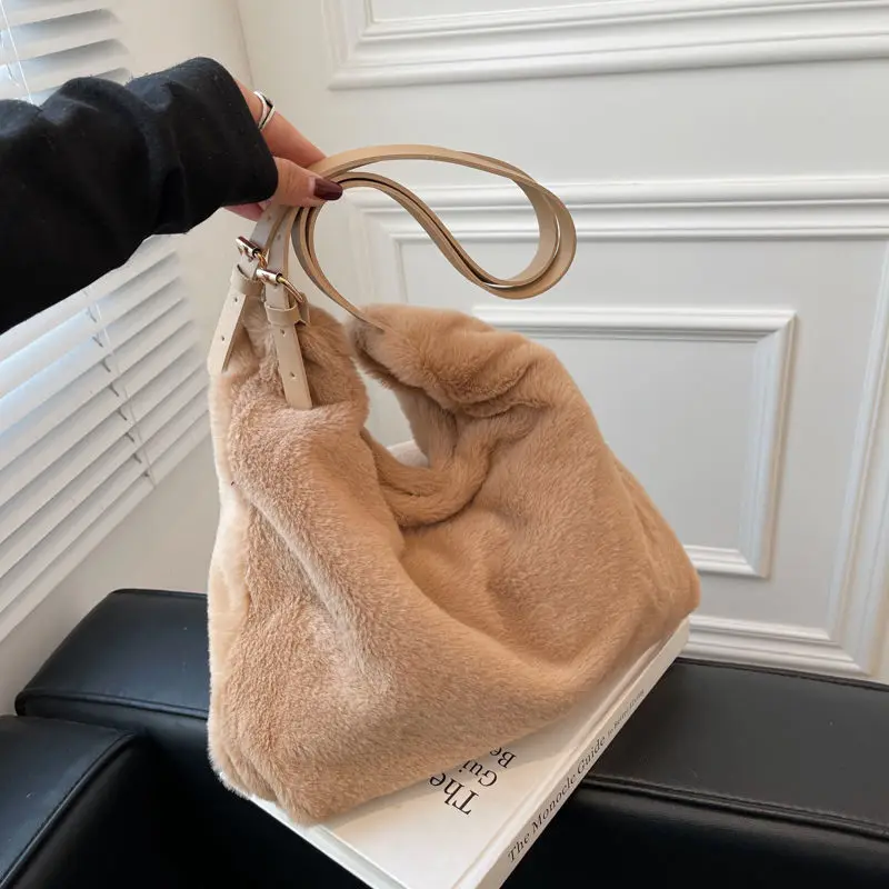 

Сумка на плечо женская из мягкого плюша, роскошный пушистый вместительный мессенджер, сумочка для поездок, портативный тоут