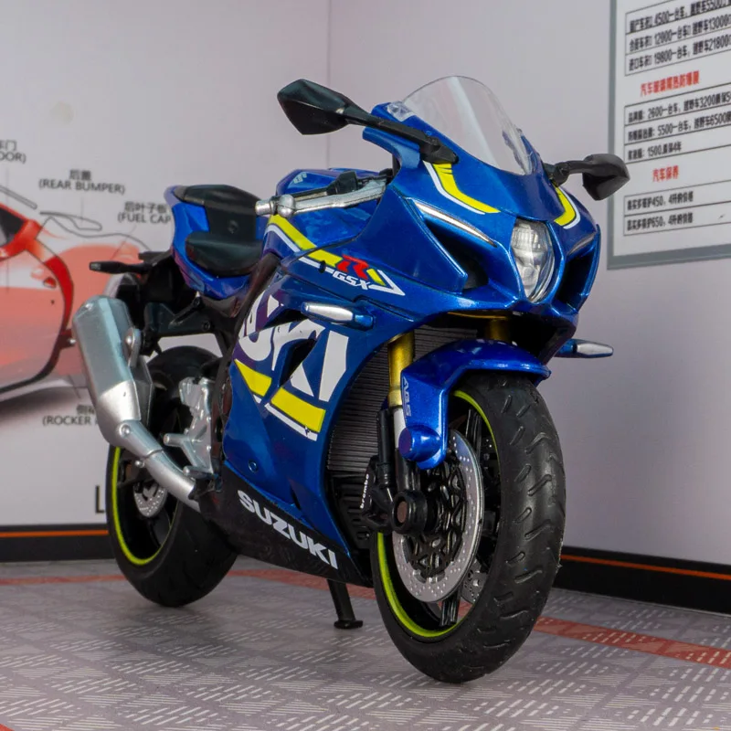 Фото Модель мотоцикла Suzuki GSX-R1000 CCA 1:12, имитирующая реалистичную версию, из сплава, с богатой детализацией, тонкой проработкой и высоким качеством. №3