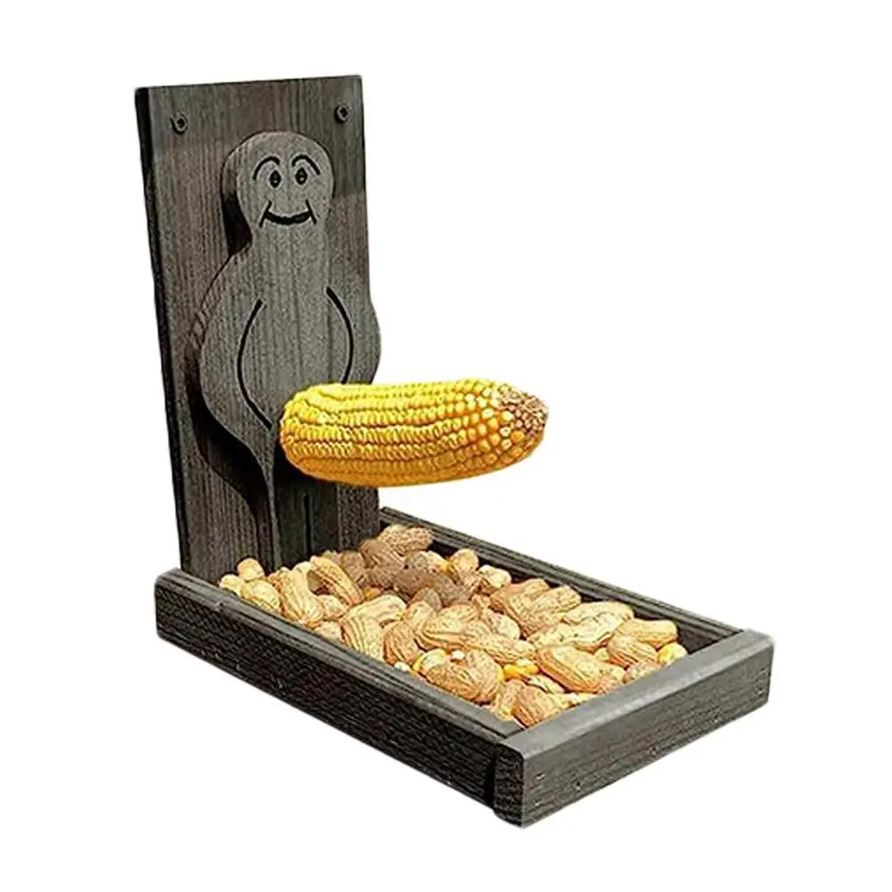 

Wooden Squirrel Feeder With Corn Cob Brackets Home Corn Peanut Acorn Loader Stand For Yard Garden Animal Feeding Tool H5G7