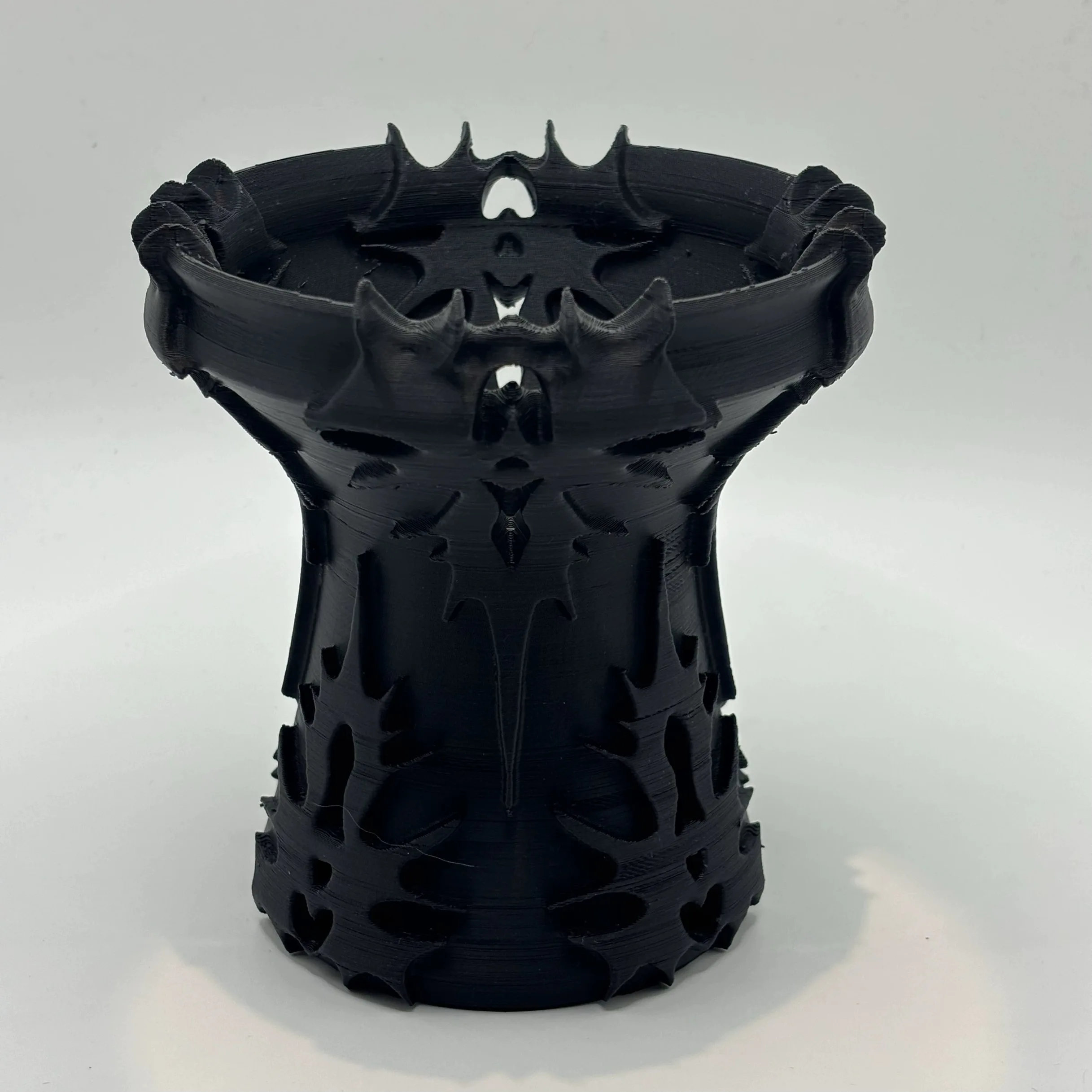 Модный керамический горшок для цветов с черной текстурой