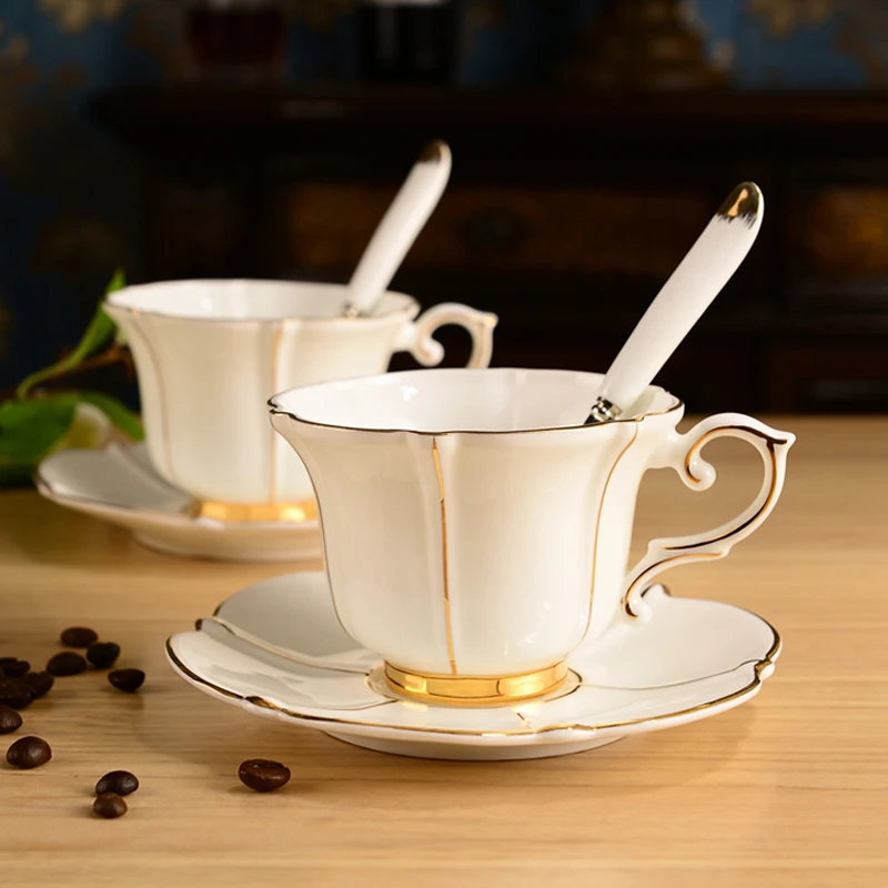 

Bone China Coffee Cup Set Royal Style Tea Cup Saucer Set 200ml Ceramic Coffee Mug Teacup Luxury Gold Rim Cup Saucer Spoon Set