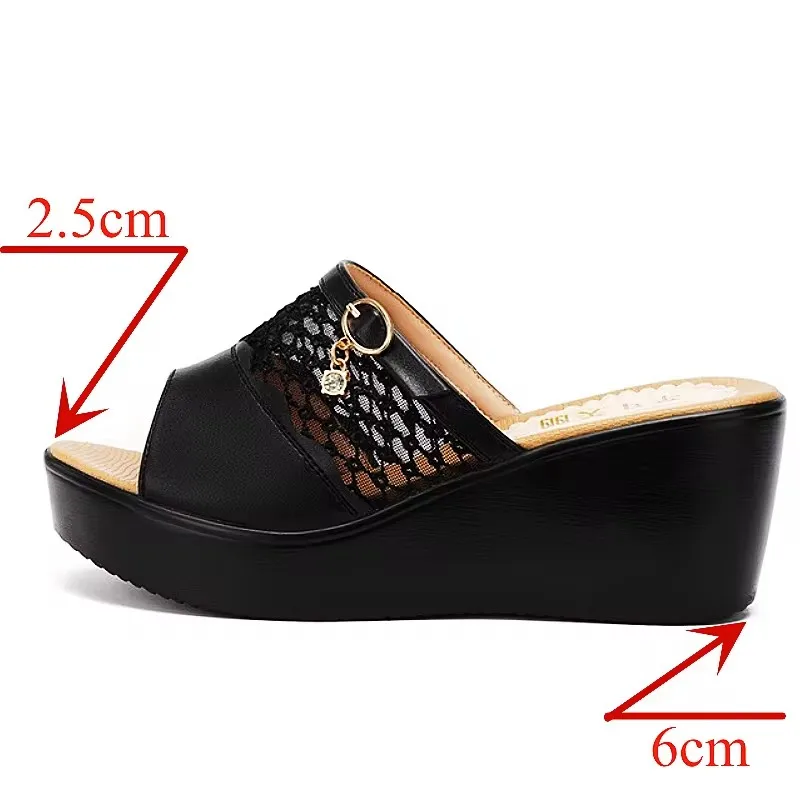 Тапки женские кожаные на танкетке 6 см элегантные мягкие шлепанцы с вырезами