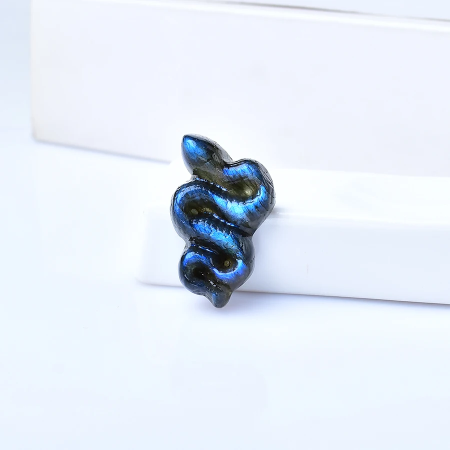 

Необработанный лабрадорит змея Harmonious Crystalloid