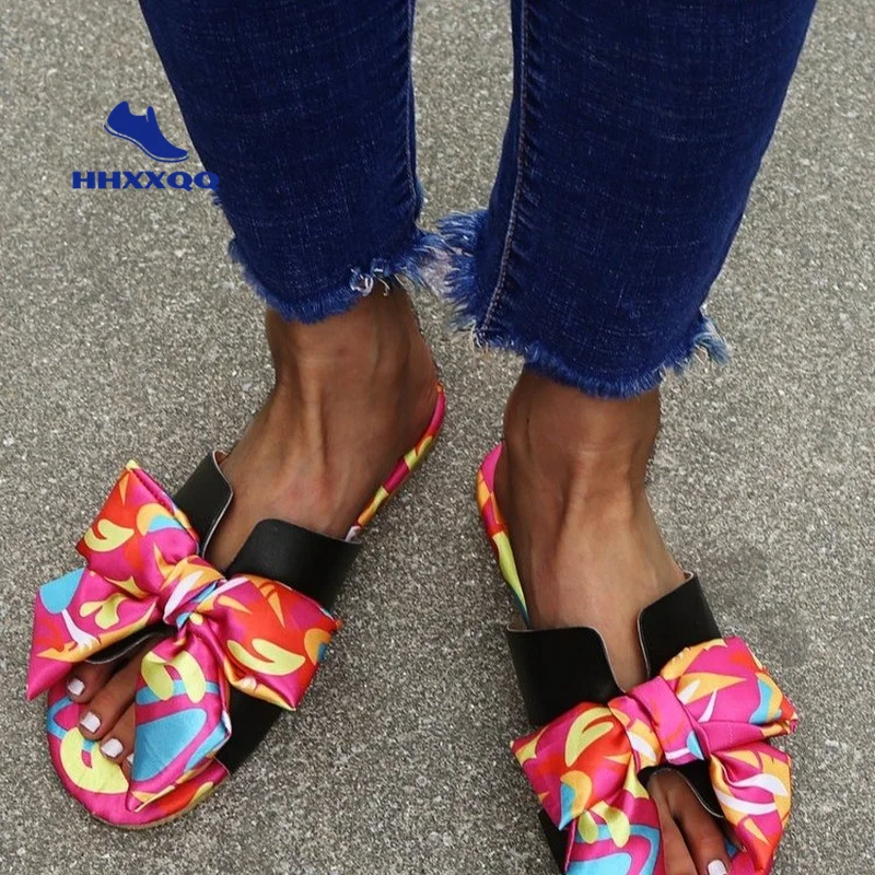 

Женские сандалии на плоской подошве, Нескользящие шлепанцы с бантом и принтом, большие размеры, повседневные пляжные тапочки, лето 2022