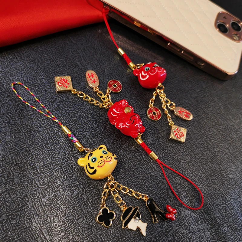 

Pendant Short Lanyard Mobile Phone Shell Key Anti-lost Rope Pendant Mobile Phone Lanyard Cute Cartoon Tiger Pendant New Year
