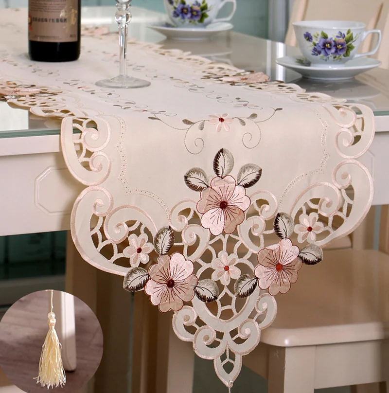 

Classical Embroidered Table Runner Tablecloth Vintage Floral Lace Tassel Table Cloth Home Party Wedding Dinner Table Decor Cloth