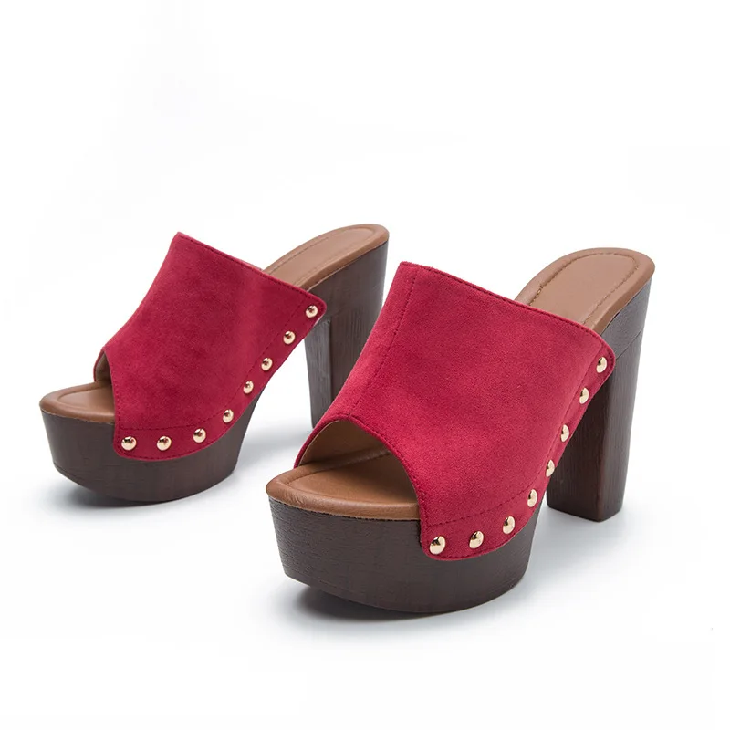 

Женские шлепанцы с заклепками; Женские сабо на платформе; Тапочки; Женские летние сандалии на блочном каблуке; Коллекция 2022 года