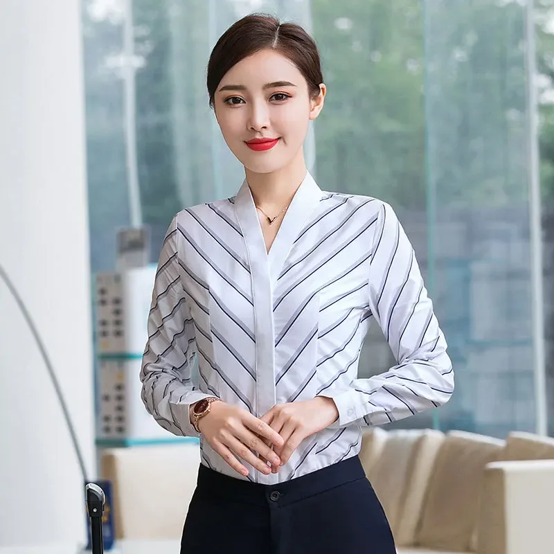 Женская рубашка в полоску с длинным рукавом и V-образным вырезом