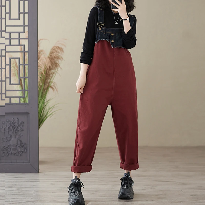 Комбинезон женский джинсовый свободного покроя с широкими штанинами и