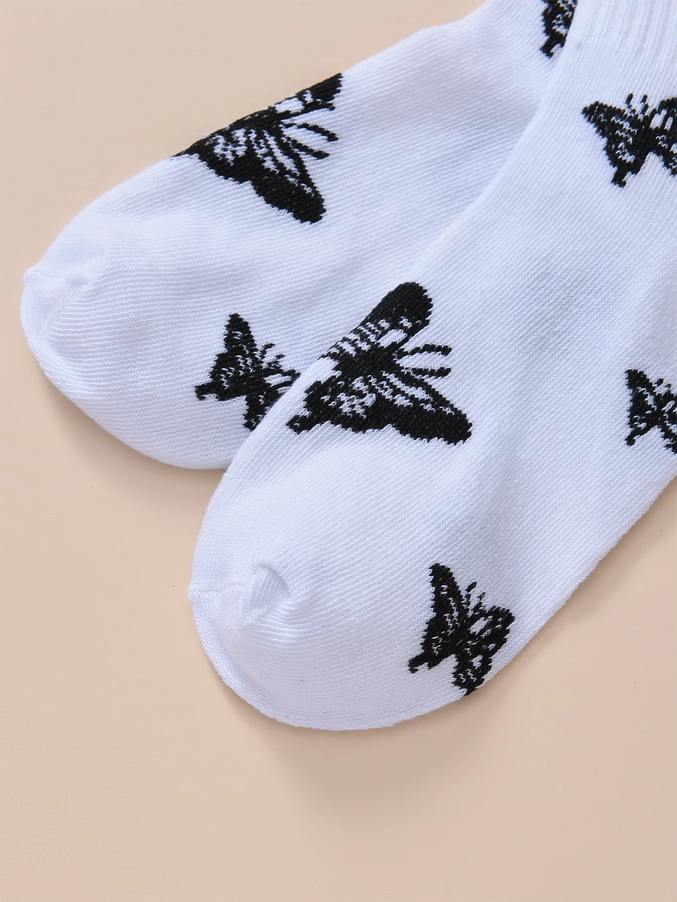 5 Pairs of Women's Mid Length Stockings Set in  Black And White With Butterfly Pattern Popular and versatile Sweat Absorption
