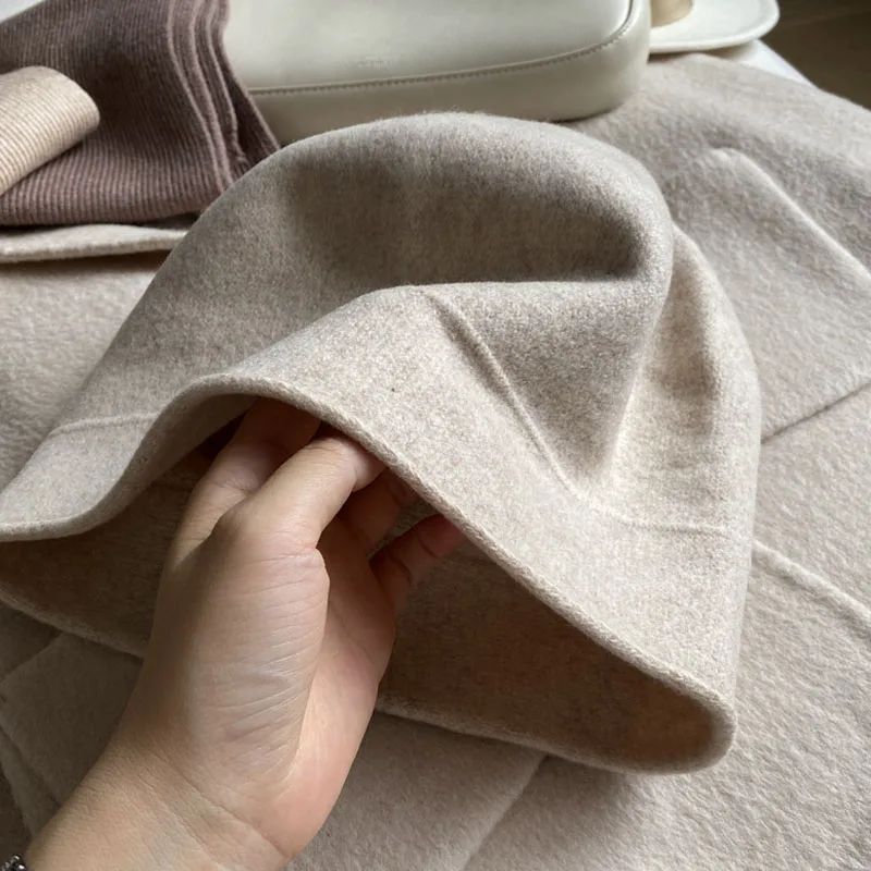 Шапка-бини женская из шерсти и кашемира мягкая теплая шапка с защитой ушей