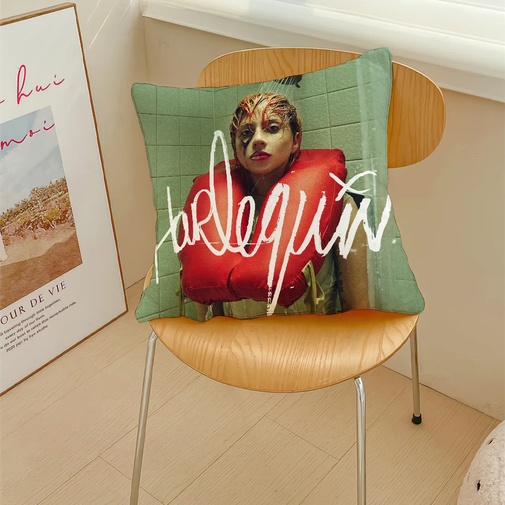 Декоративная наволочка Леди Гага полиэстер