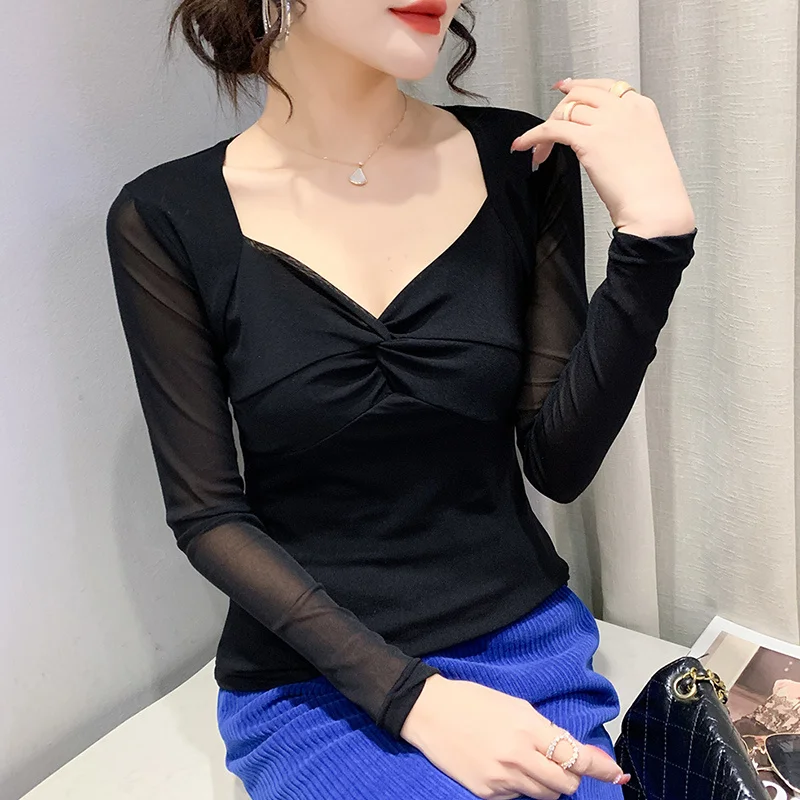 Женская футболка с V-образным вырезом черная синяя леопардовая