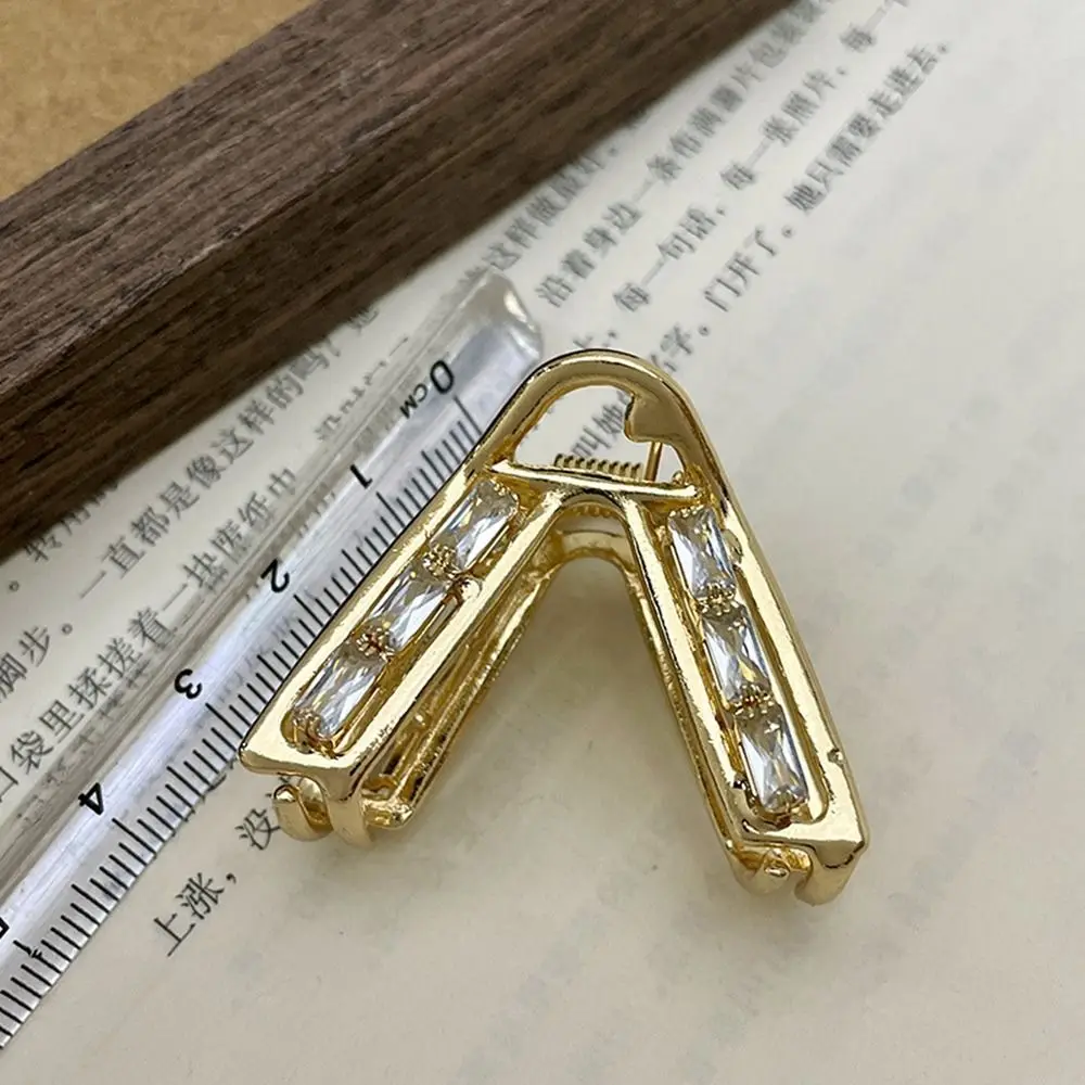 

Vintage V Shaped Silver Gold Wome Hair Claw Cute Girls Hairpin Korean Style Hair Clip Women Headwear Small Hair Claw