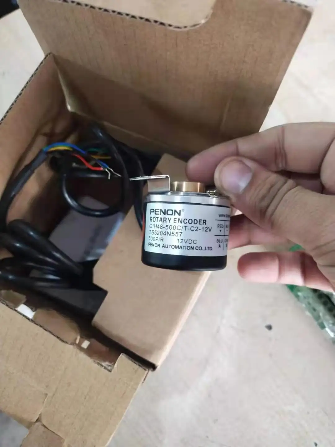 Оригинальный подлинный роторный кодировщик CALT TS5204N557 500PPR 12 В инкрементный -