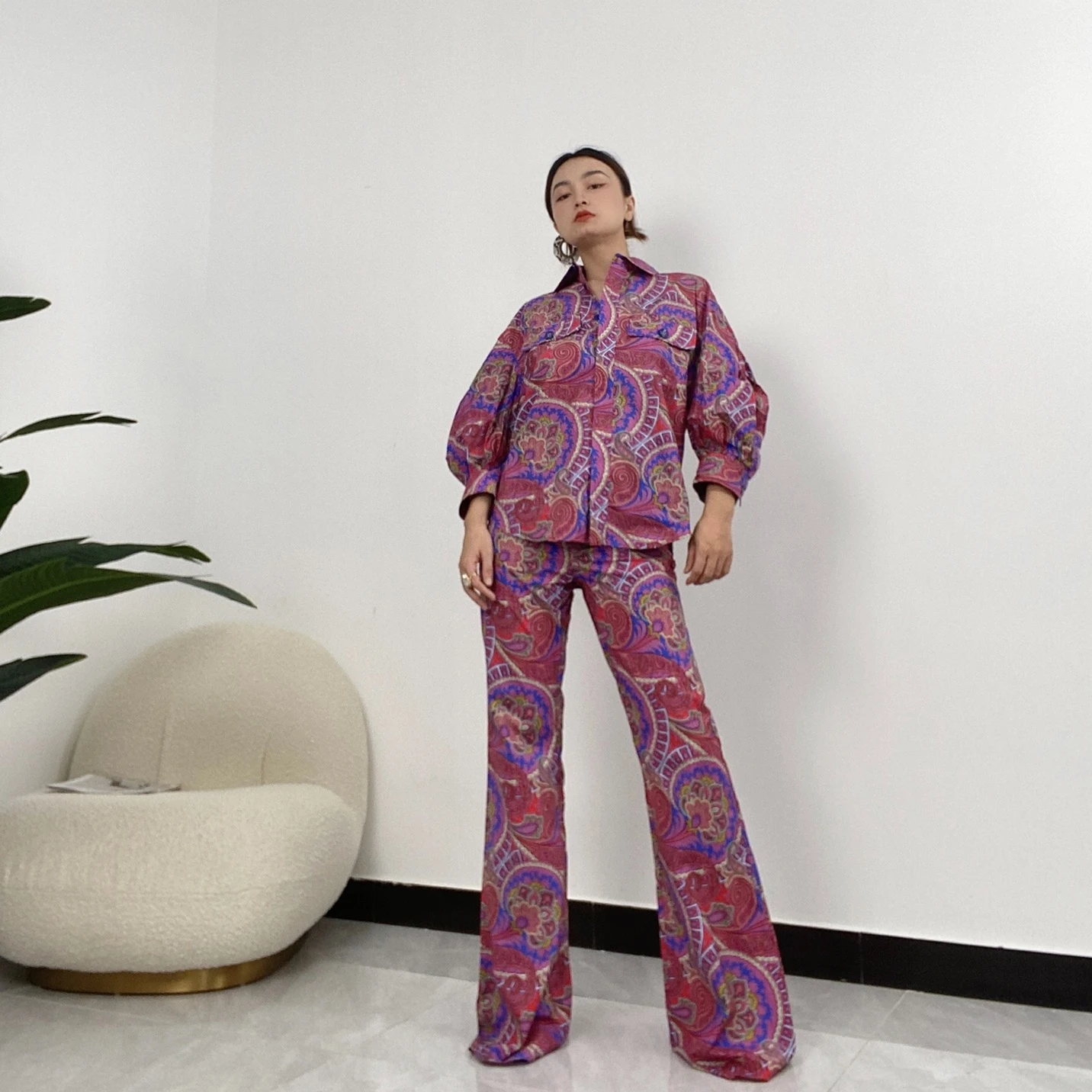 

Unique Designed 2022 Flourescent Blue Green Paisley Print Purple Classical Cut Shirt Wide Leg Pants Women Matching Sets