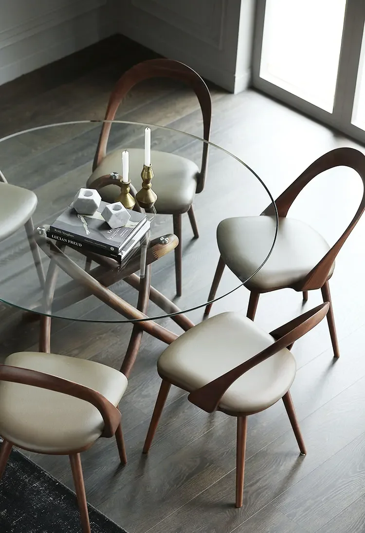 Современный минималистичный обеденный стол в скандинавском стиле из Северной