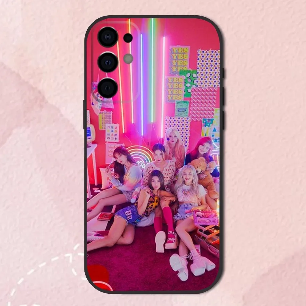 Singer M-MomolandS-S Phone Case For Samsung S25 S24 S21 S22 S23 S30 Ultra S20 Plus Fe Lite Note 10 9 5G Black Soft Shell