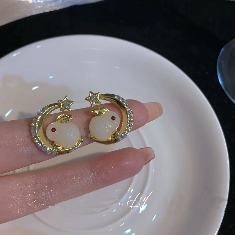 

Jewelry Accessories Jade Rabbit Inlaid With Diamonds Rabbit Ear Studs Earring for Women Animal Crystal Pearl Earrings