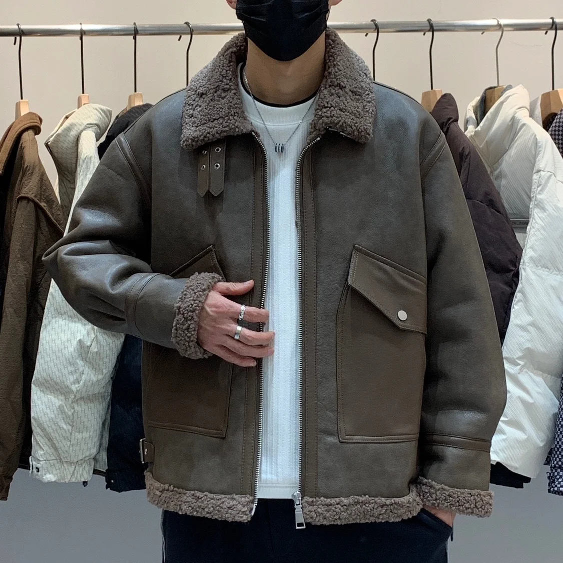 Зимняя корейская мужская кожаная куртка с лацканами и мехом универсальная