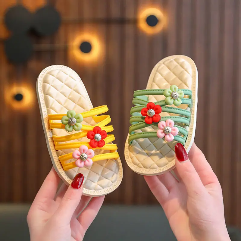 

Летние тапочки для маленьких девочек домашние тапочки принцессы с мягкой нескользящей подошвой для ванной детские сандалии тапочки детска...